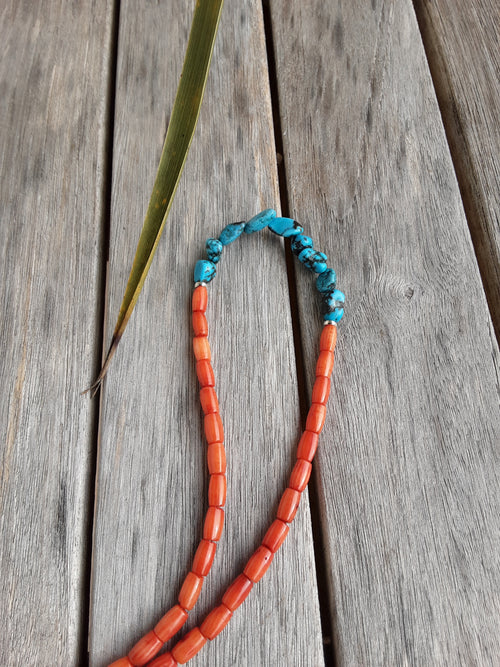 Colliers corail et turquoise