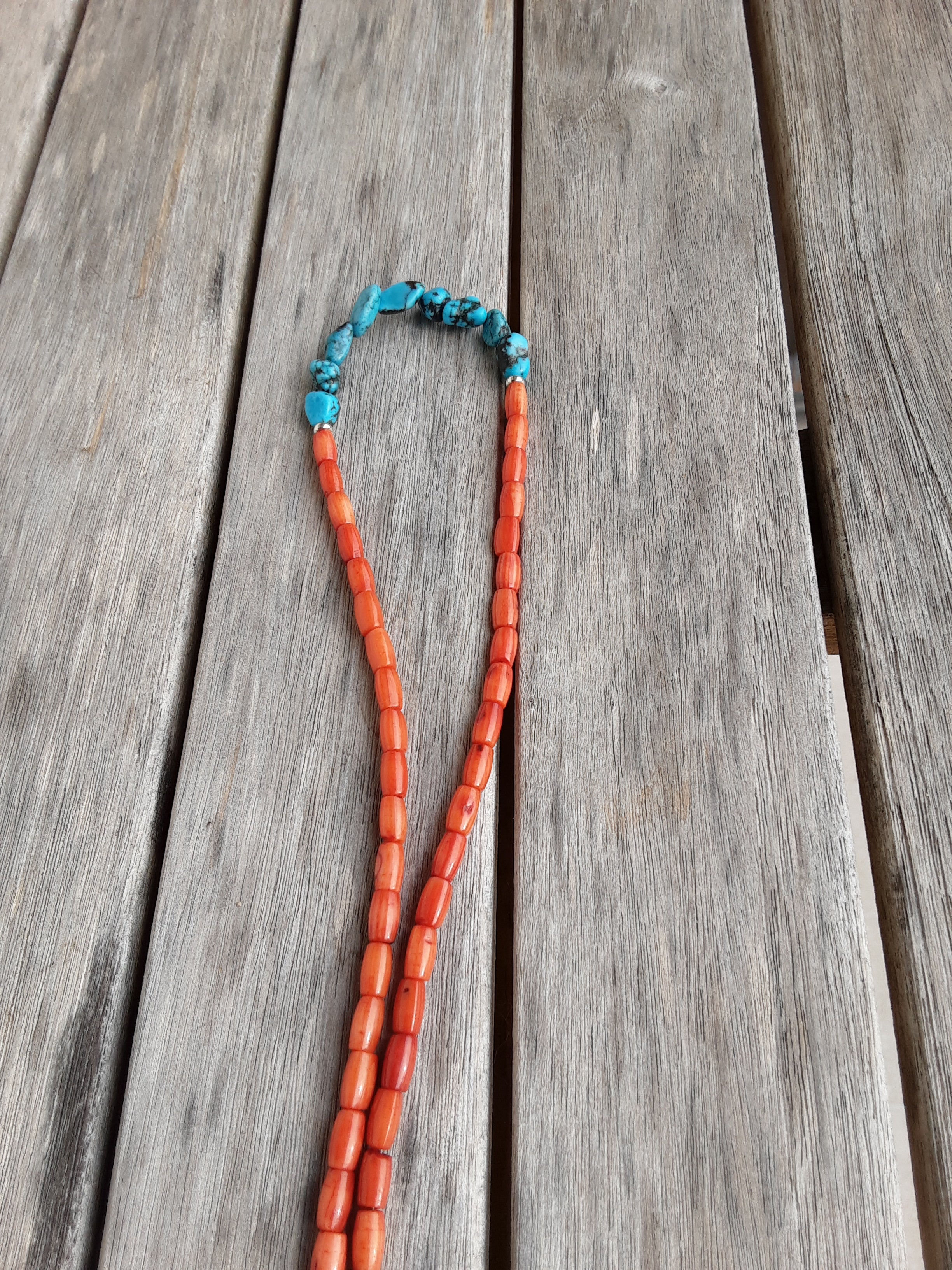 Colliers corail et turquoise