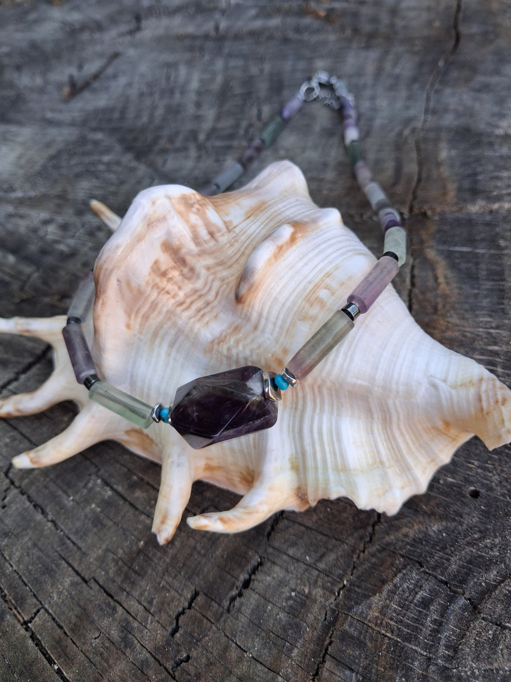Collier Dalmates – Fluorite, Hématite, Turquoise & Améthyste