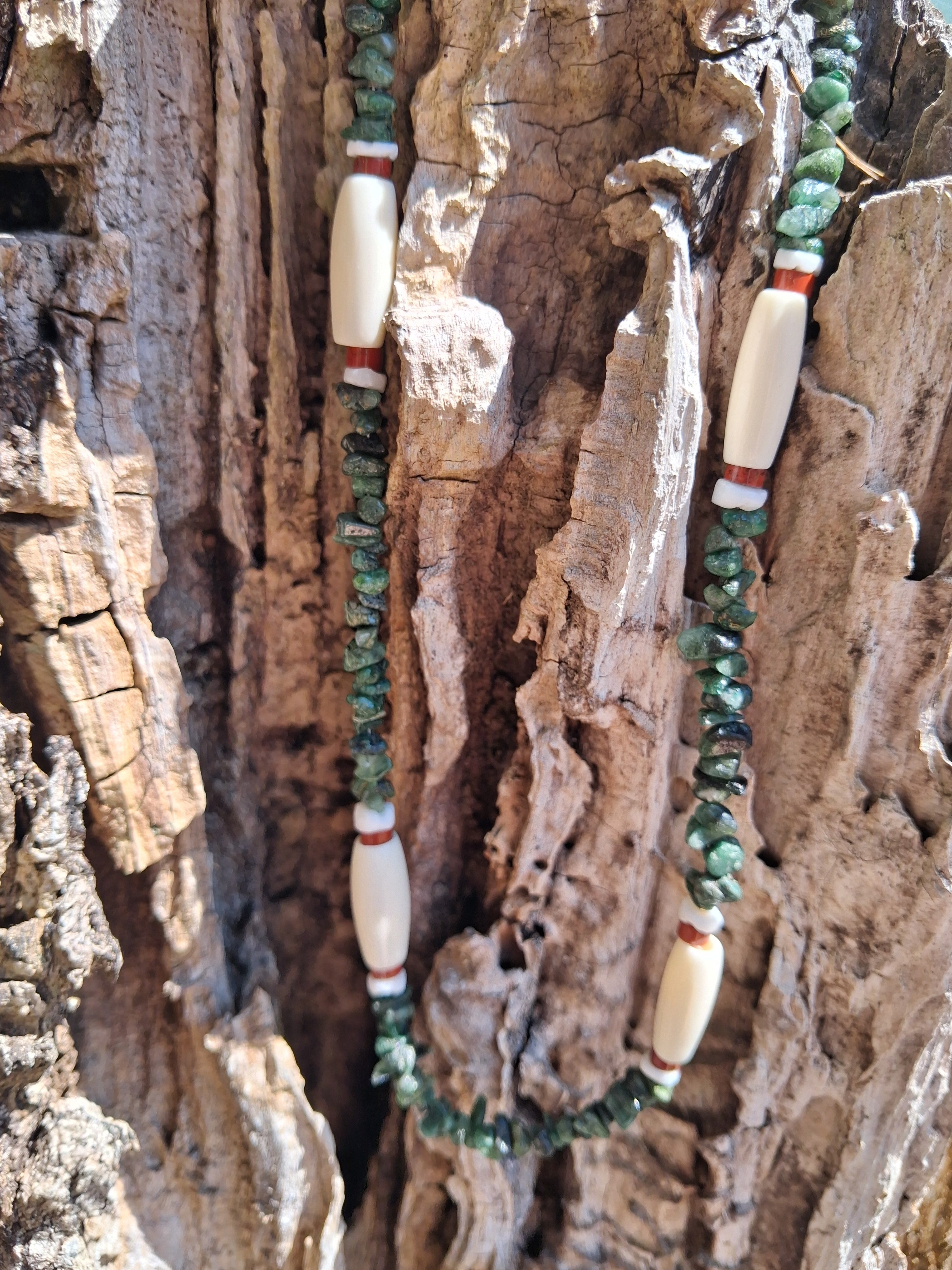 Collier Bogota – Émeraude, Jaspe & Perle Navajo