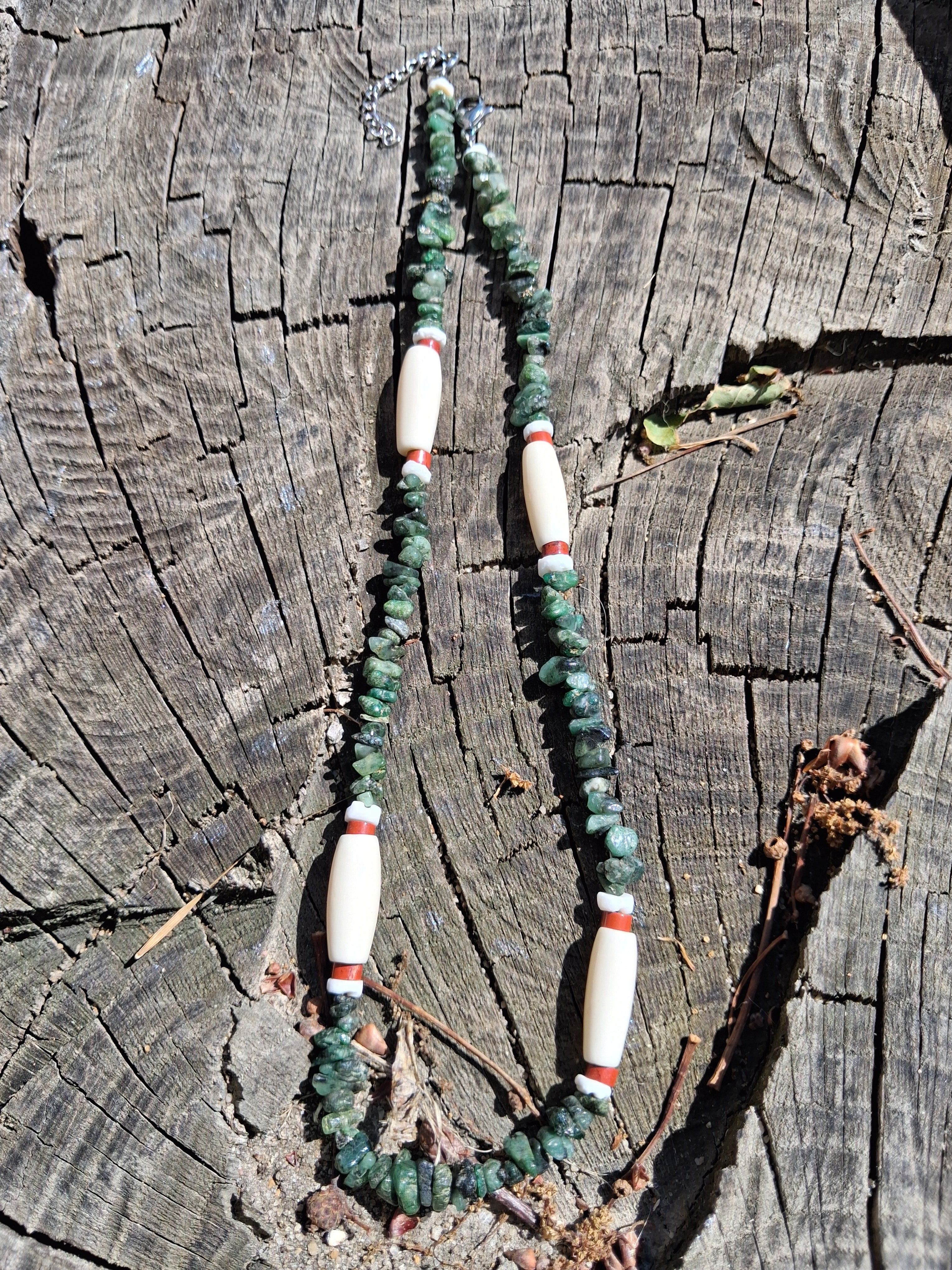 Collier Bogota – Émeraude, Jaspe & Perle Navajo