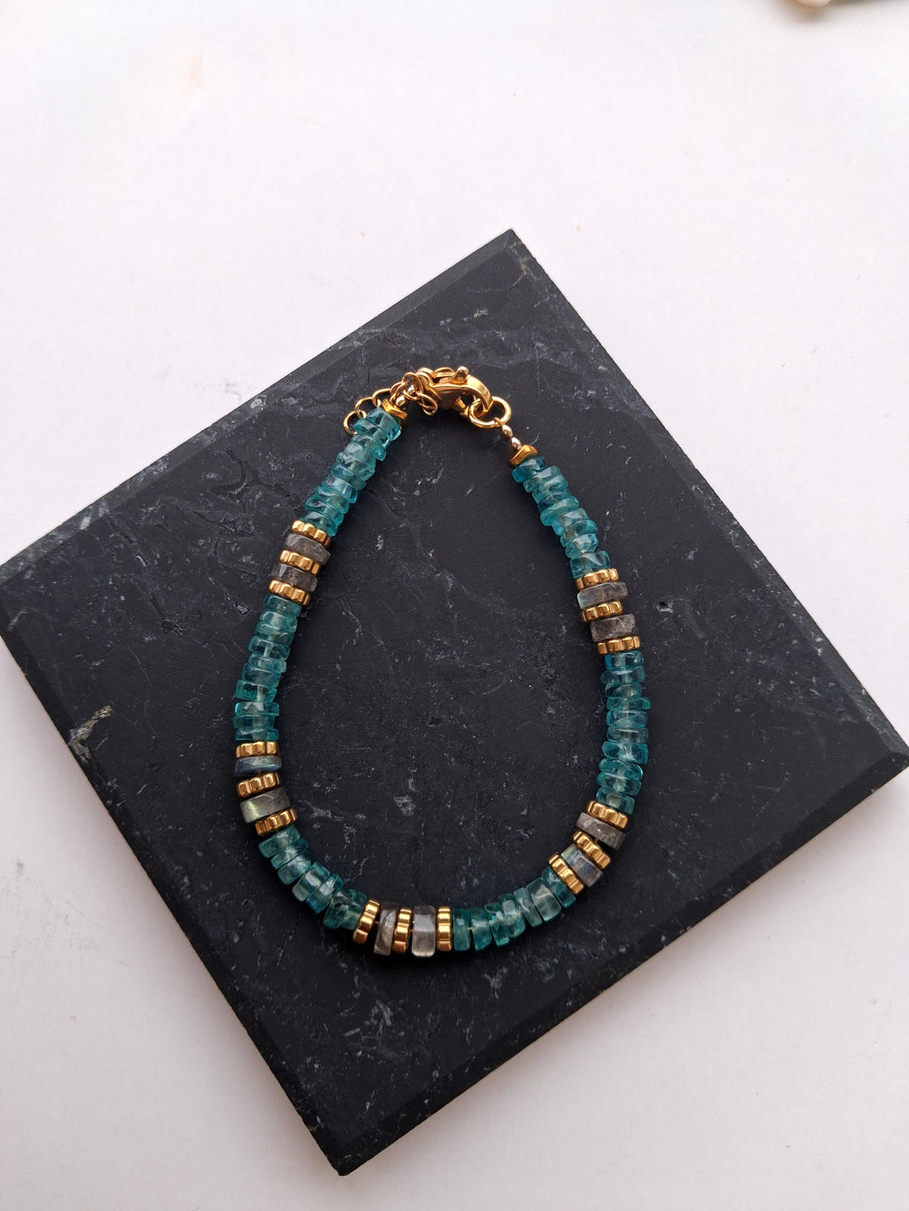 Bracelet Rhodes 2 – Apatite & Labradorite