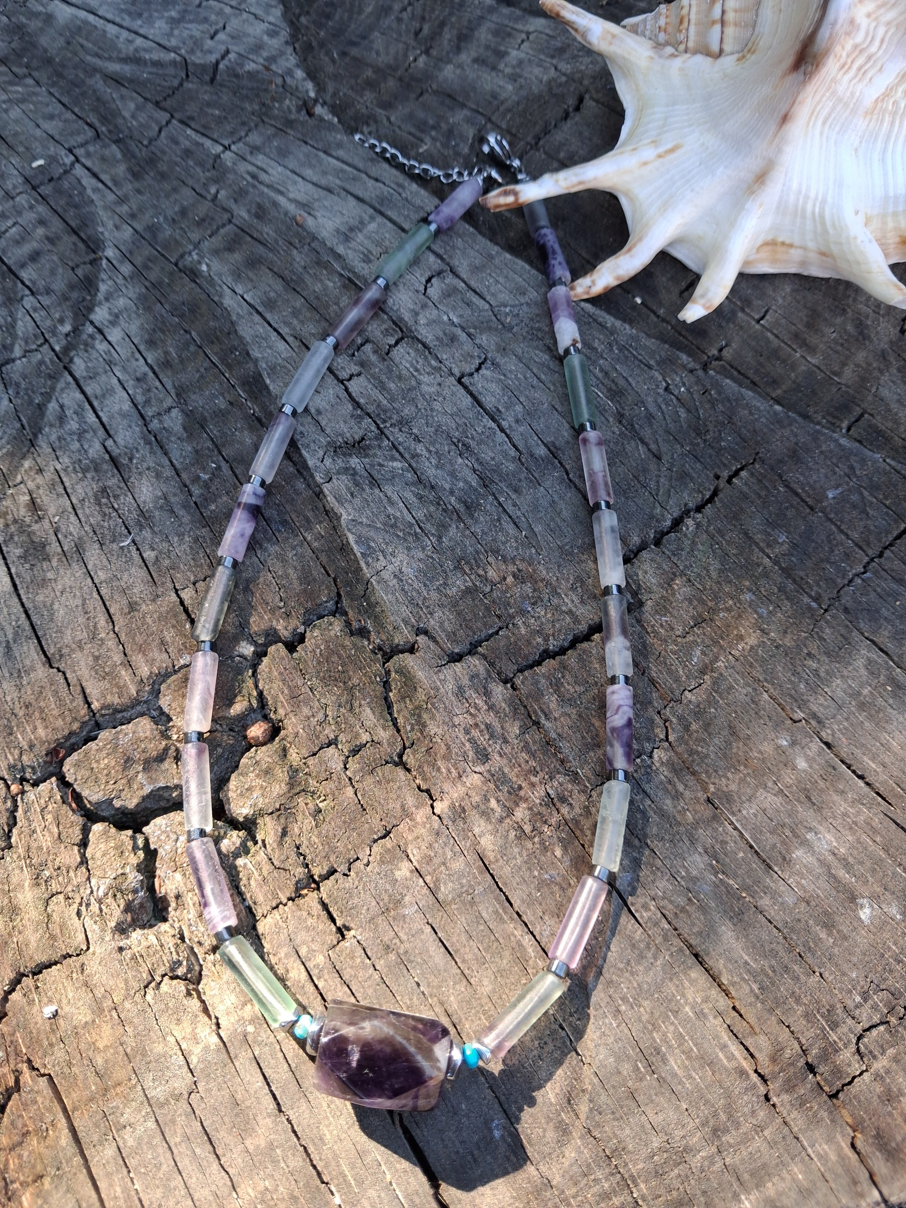 Collier Dalmates – Fluorite, Hématite, Turquoise & Améthyste