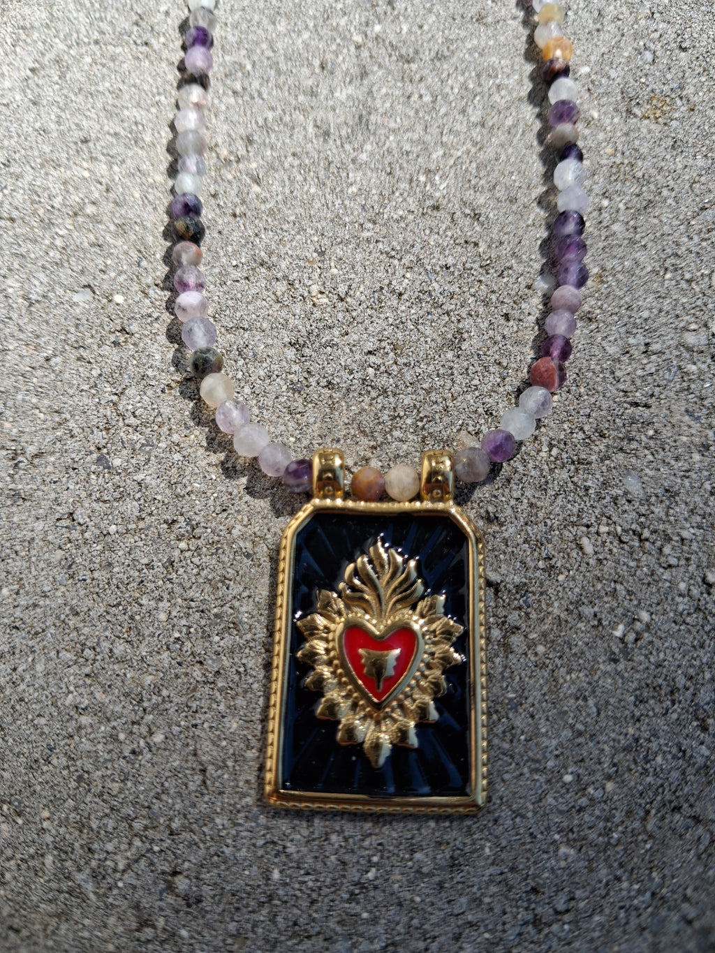 Collier Grigri – Fluorite & Pendentif Doré