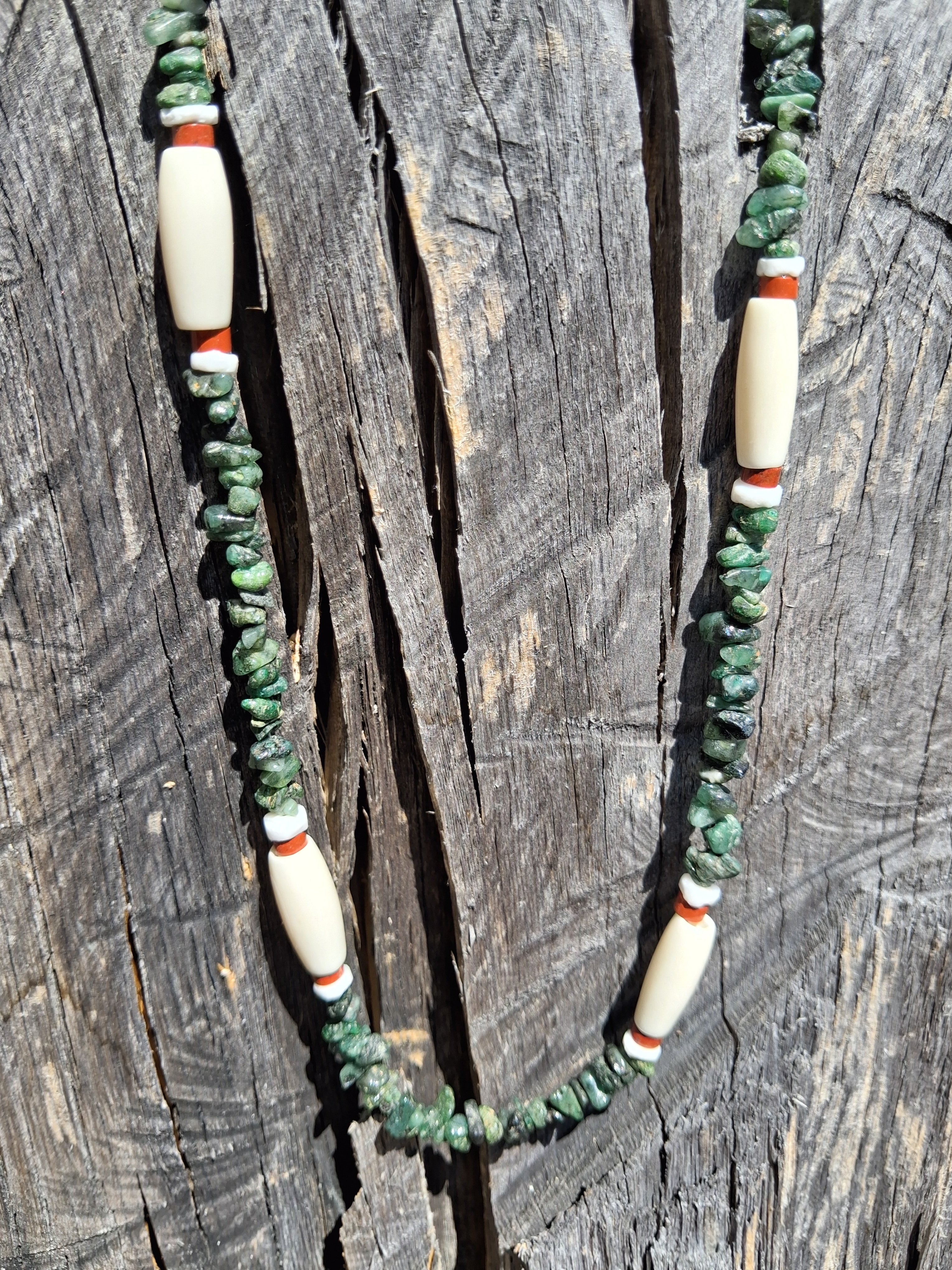 Collier Bogota – Émeraude, Jaspe & Perle Navajo